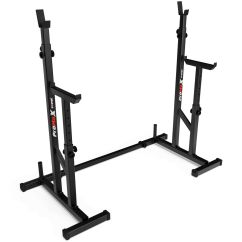 Verstellbares Squat Rack aus schwarzem Stahl mit zwei freistehenden Ständern und verbindender Sicherheitsstange, geeignet für Langhanteltraining