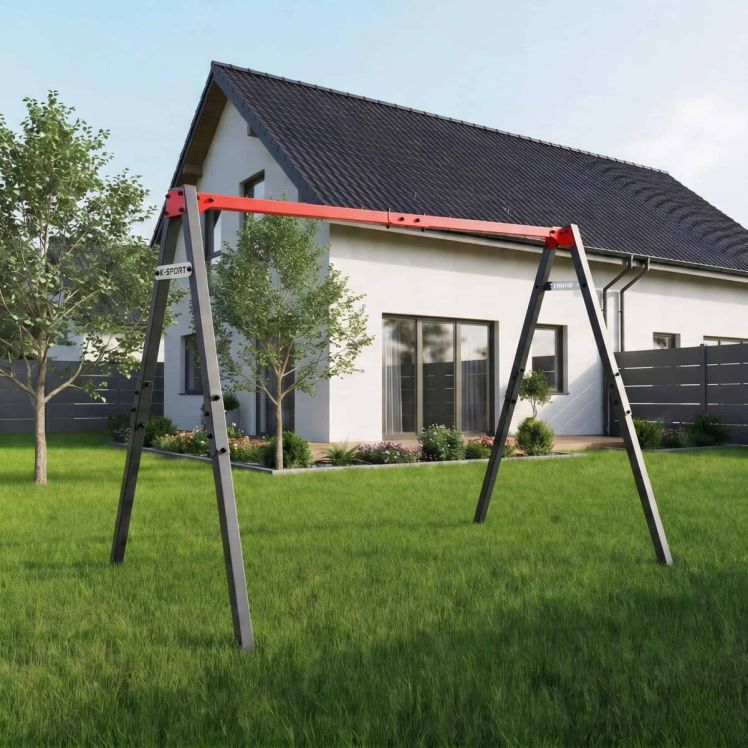 K-Sport Metall Schaukelgestell im Garten vor Haus ohne Schaukelsitze auf Rasen