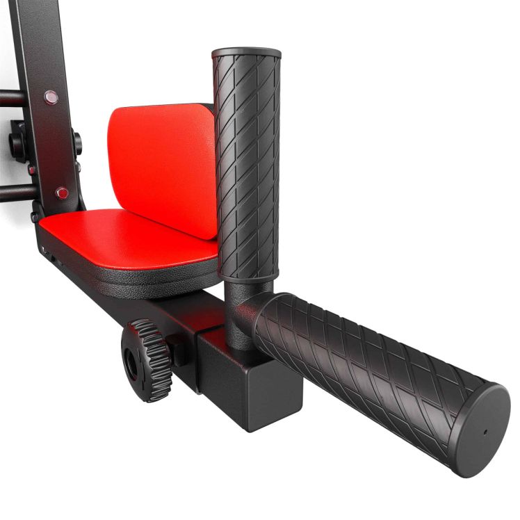 Detailansicht der Dip-Station mit ergonomischen Griffen und komfortabler Polsterung