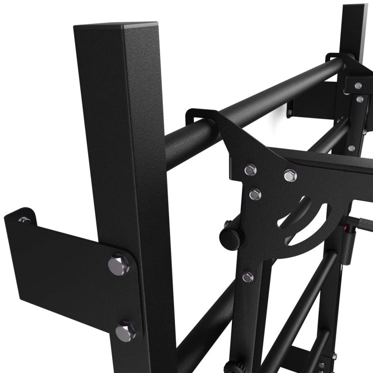 Robuste Einhängevorrichtung und Rahmenkonstruktion der Sprossenwand mit Klimmzugstange/Dip Station im Detail